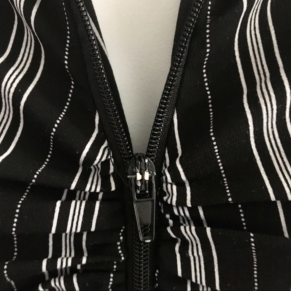 2 Dye 4 | Zip Ruched Top - Picture 7 of 11
